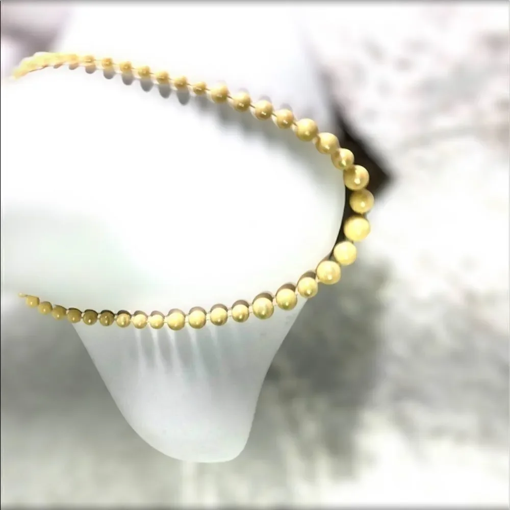 Light yellow plastic bead vintage 1980’s necklace